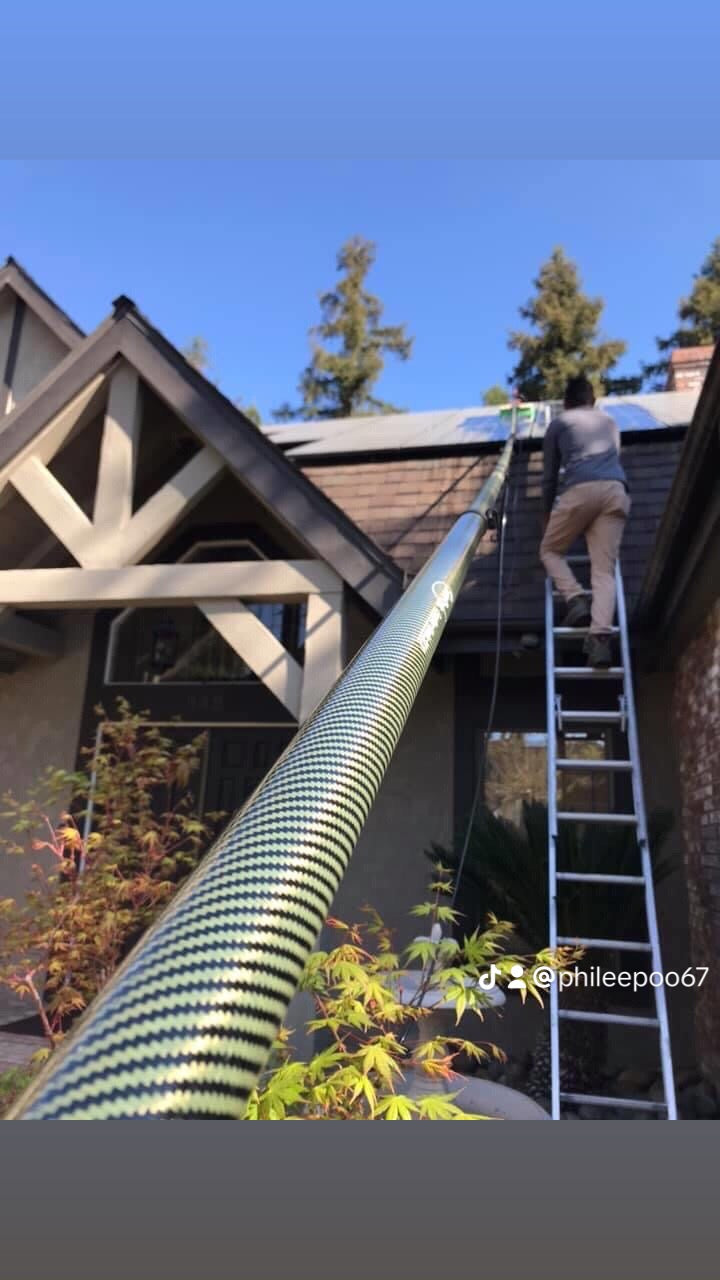 Excalibur 32' Low-Conductivity Water Fed Pole